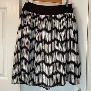 AB Studio Full Skirt Black and White Abstract Print 12